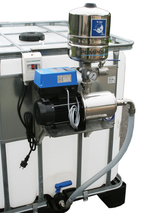 Pompe surpresseur avec variateur de vitesse pour réservoir IBC